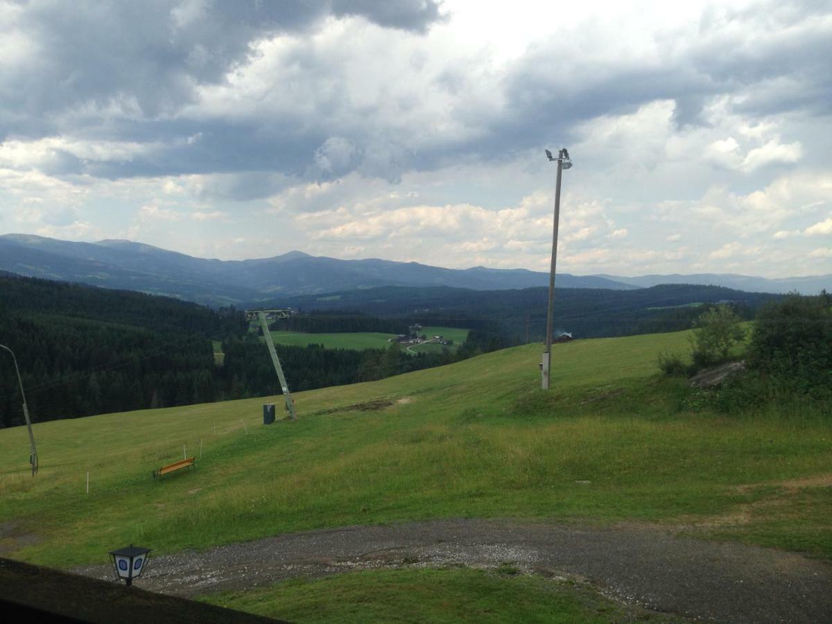 Alpengasthof Hoiswirt Modriach 외부 사진